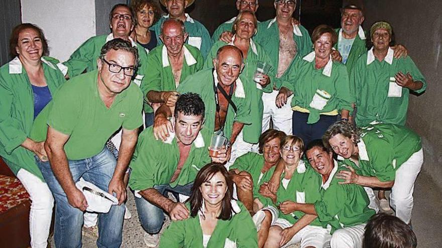 Veteranos durante una cena de la peña.