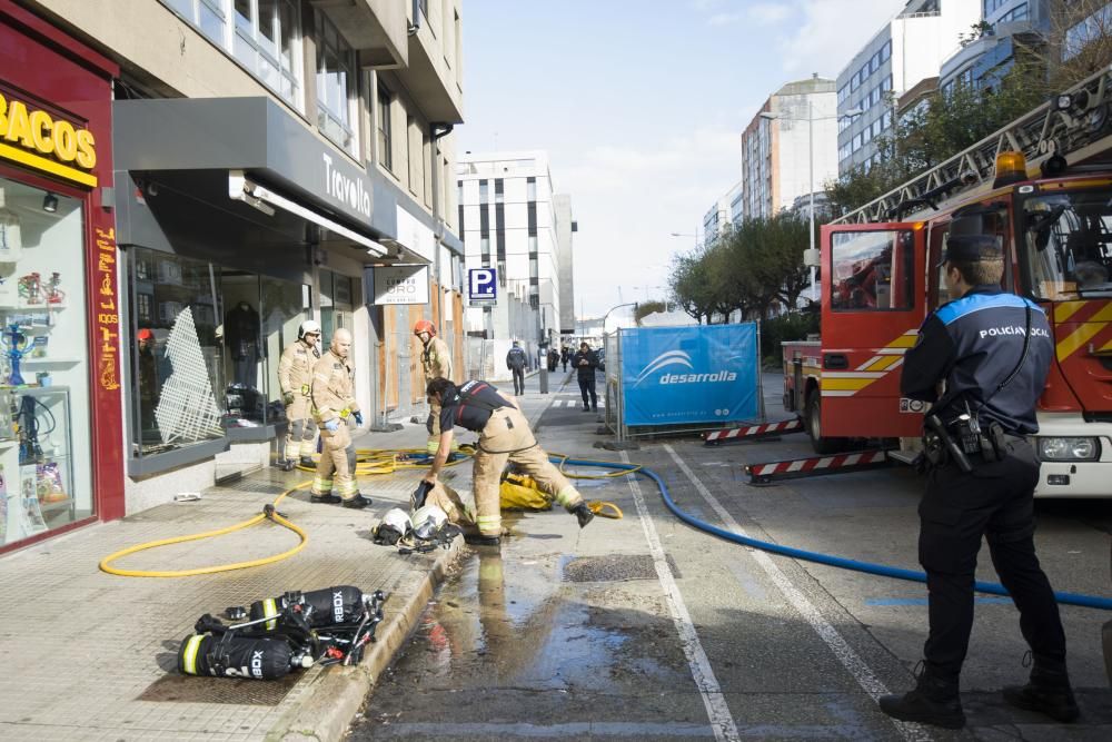 Incendio en un establecimiento comercial de Cuatro Caminos