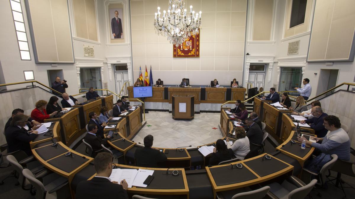 Pleno celebrado en la Diputación de Alicante