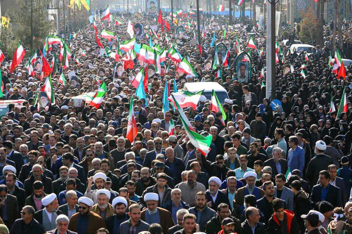 Manifestación a favor del Gobierno, este lunes en Kerman.