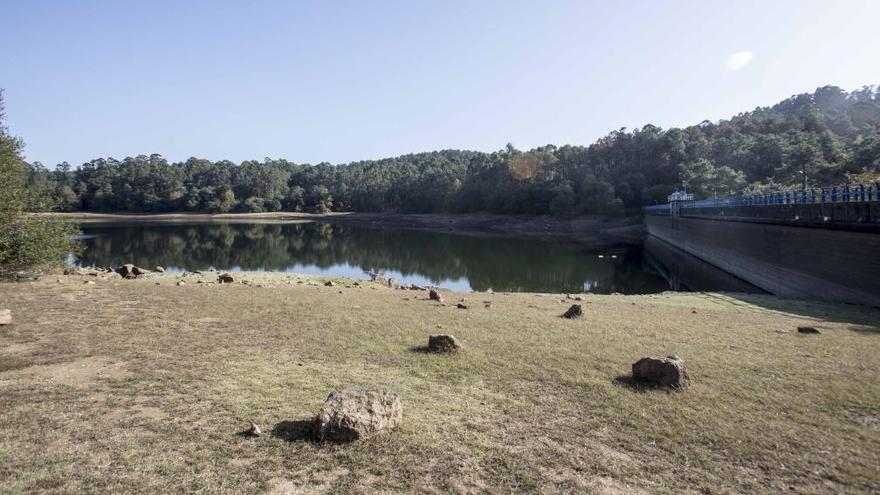 Estado del embalse de Zamáns y su bajo caudal de agua // Cristina Graña