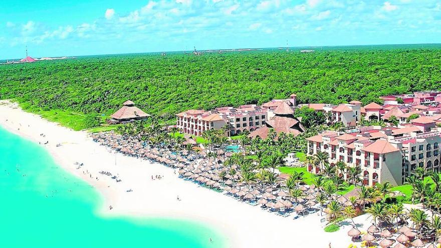 Panoràmica del hotel Sandos Playacar, uno de los del grupo Valfensal en el Caribe.