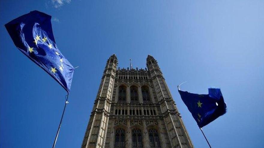 Bruselas propone movilizar hasta 780 millones para mitigar un &#039;brexit&#039; salvaje