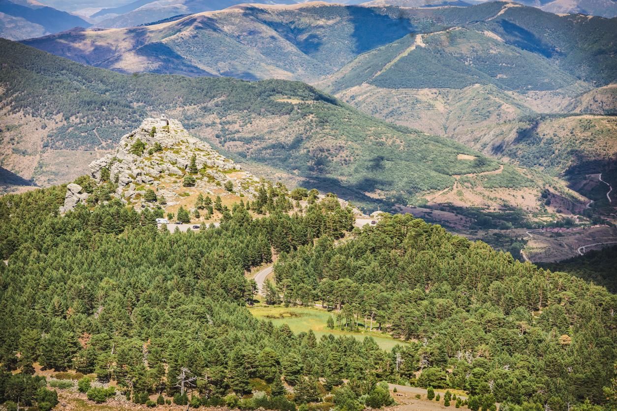 El paisaje montañoso del entorno de las Lagunas