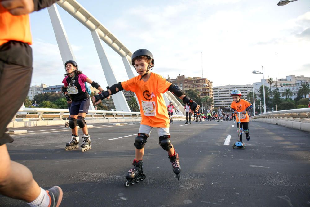 Marea en València contra el Cáncer de Mama