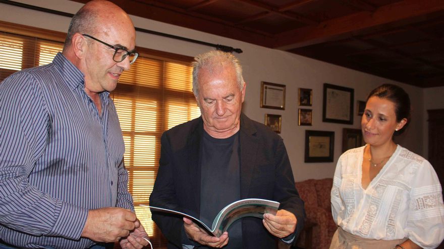 Víctor Manuel recuerda en Cabra La historia de ‘Sólo pienso en ti’