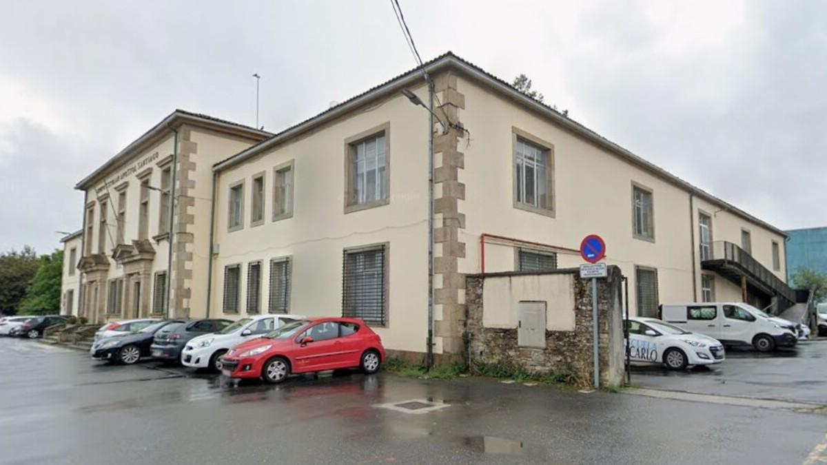 Imagen del colegio Apóstol Santiago, en el barrio de la Almáciga