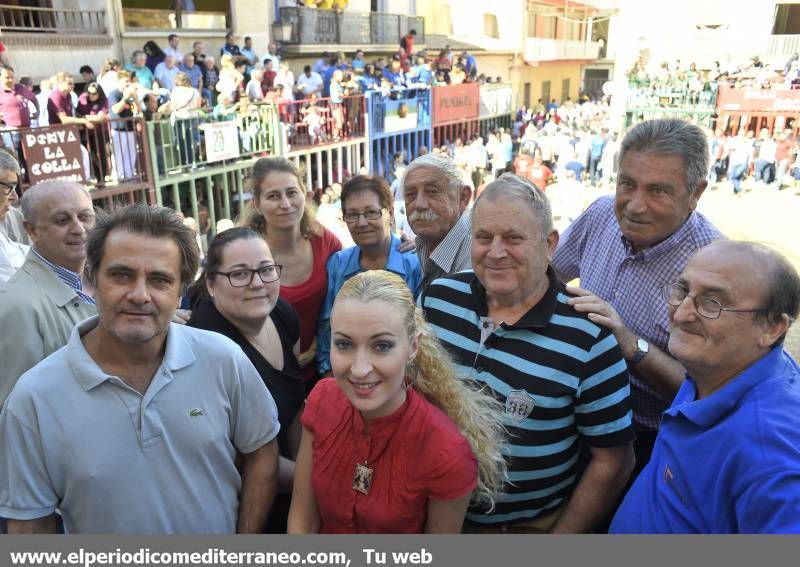 Galería de fotos -- Dos heridos por asta de toro en la penúltima jornada taurina