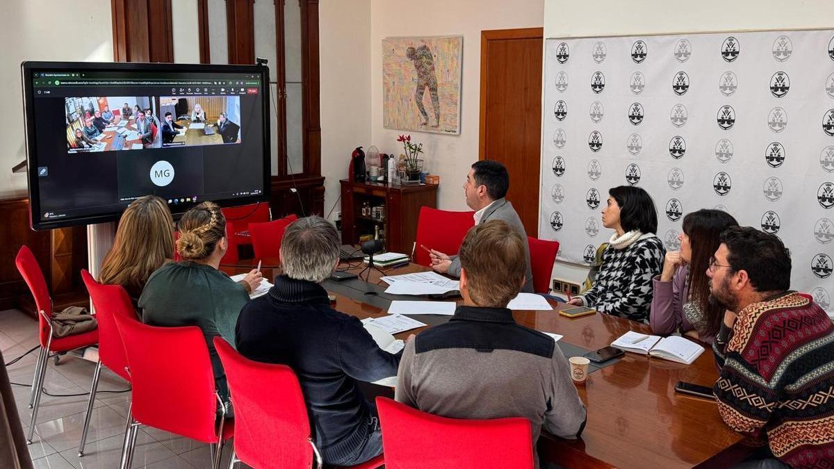 El Gobierno central y Alcoy avanzan en el plan de construcción de 140 casas en la Colonia de Aviación