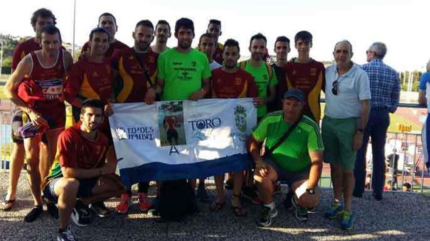 El equipo del Vino de Toro Caja Rural Softoro que compitió ayer en Zaragoza.