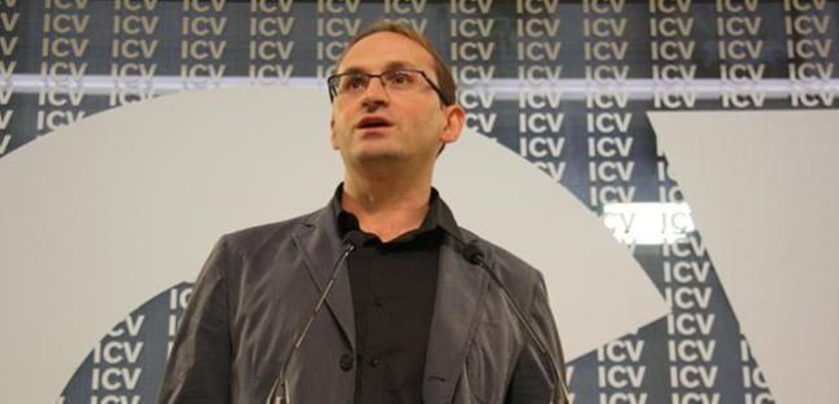 El secretari general d’ICV, Joan Herrera, a la seu del partit. El secretari general d’ICV, Joan Herrera, a la seu del partit.