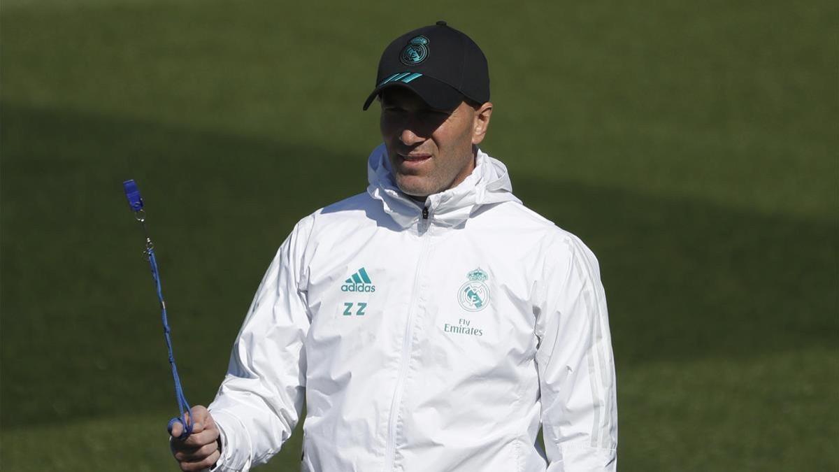 Zidane, en el entrenamiento de este martes en Valdebebas