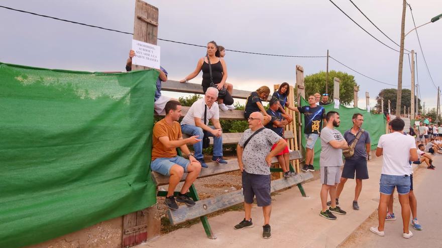 Santa Bárbara, en Burriana, vibra con el &#039;bou en corda&#039;