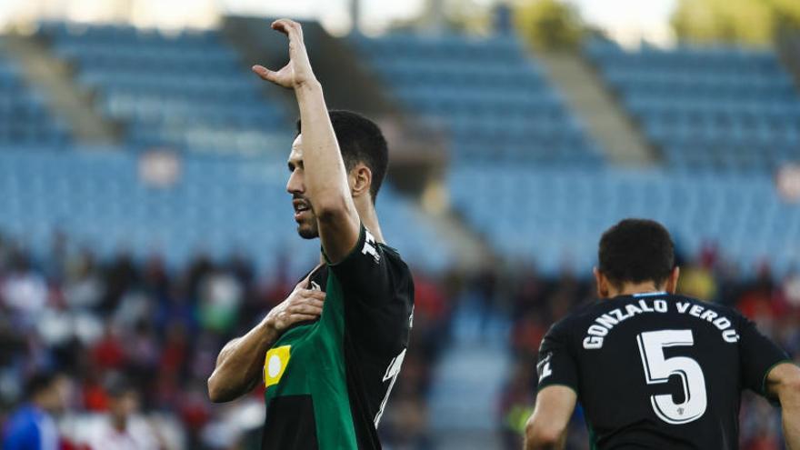 Fidel celebra el 0-1 del Elche en Almería