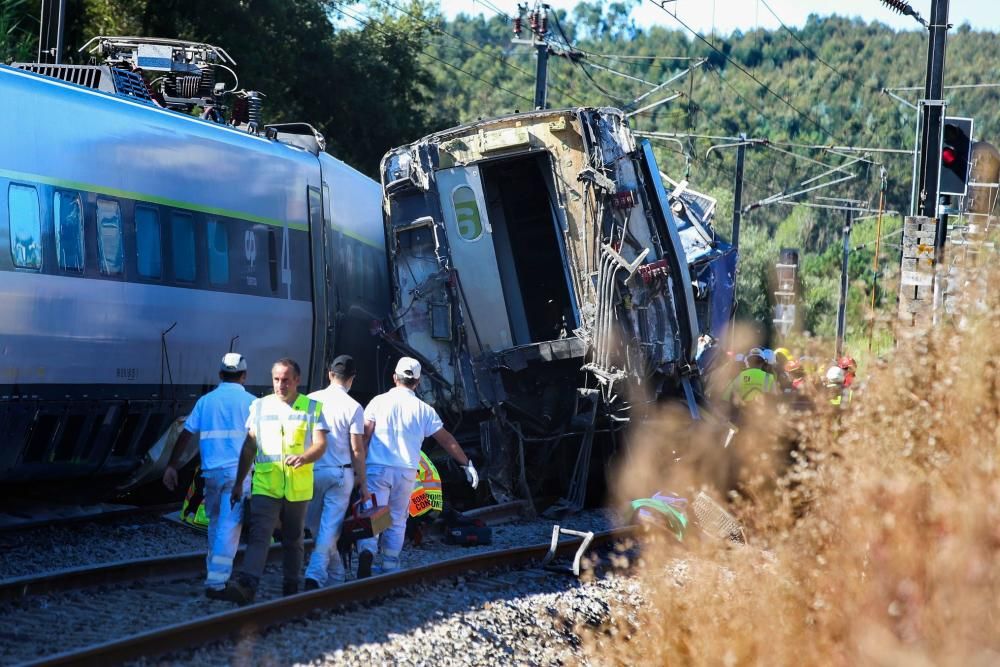 El suceso se produjo cuando el convoy chocó contra una máquina que reparaba una catenaria.