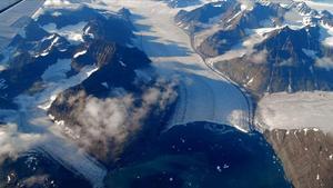 Vista aérea de la capa de hielo de Groenlandia, en octubre del 2018.