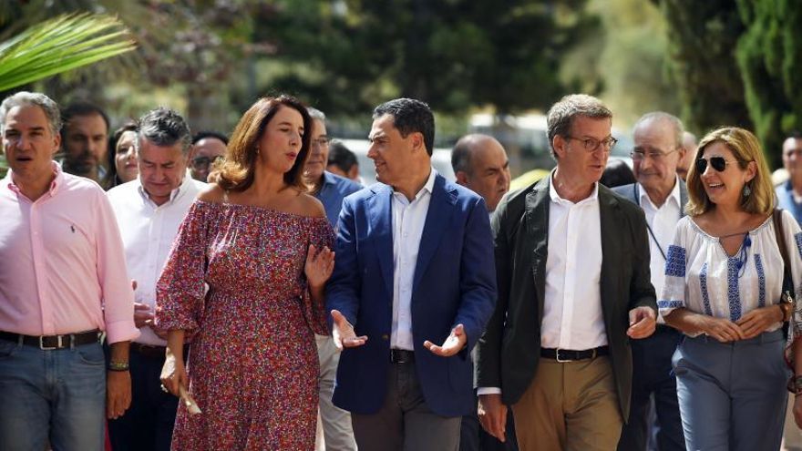 Juanma Moreno y Alberto Núñez Feijóo, durante su estancia ayer en Alhaurín El Grande.