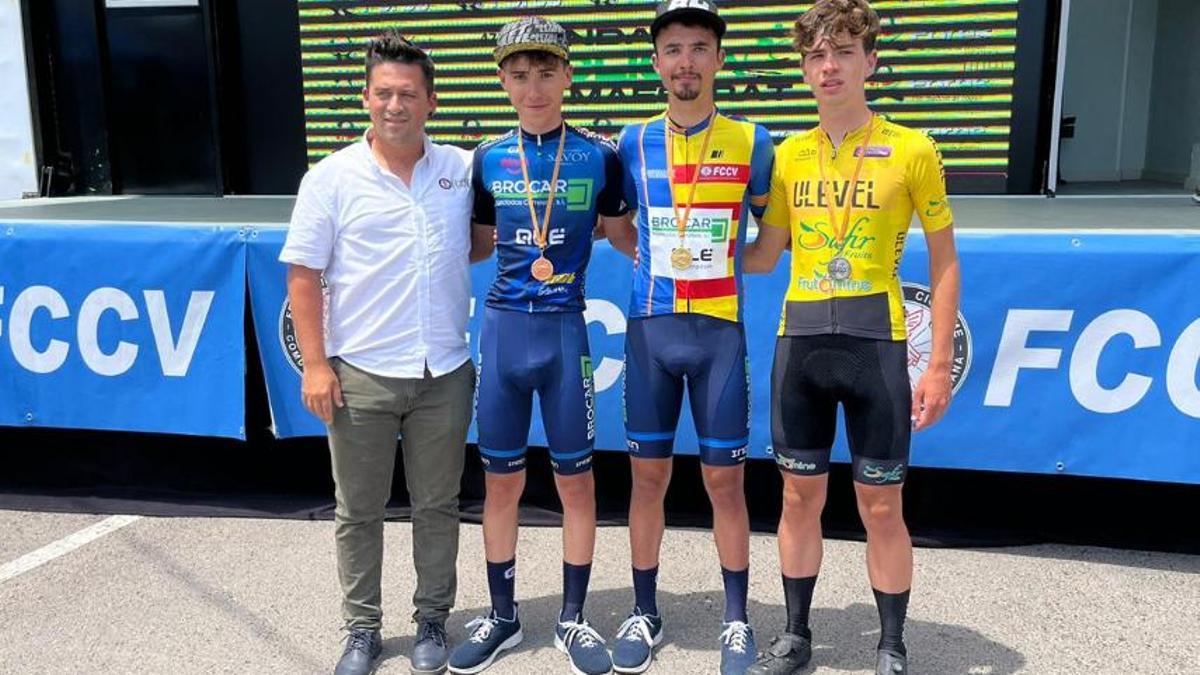 Soriano, segundo por la izquierda, con el bronce en el Campeonato Autonómico sub-23.