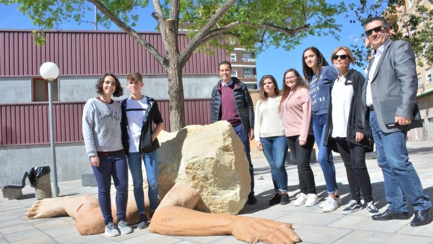 Cinco alumnos de Elda participan en el homenaje a la victima de Manthaussen