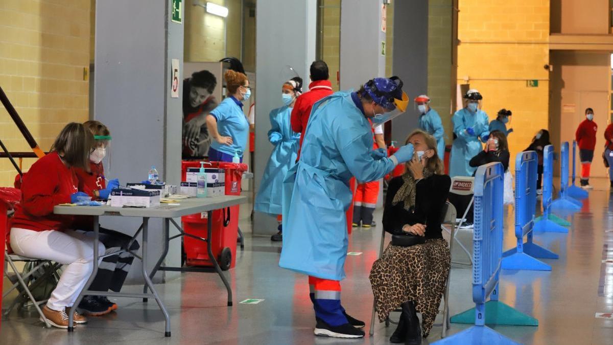 La tasa de contagio por coronavirus en Córdoba capital baja un 23% desde la apertura de la movilidad