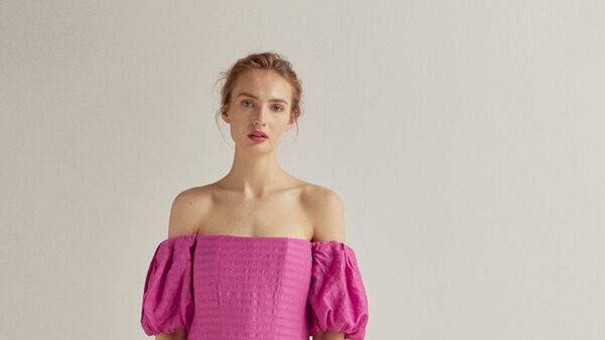 Vestido off shoulder rosa de Pedro del Hierro