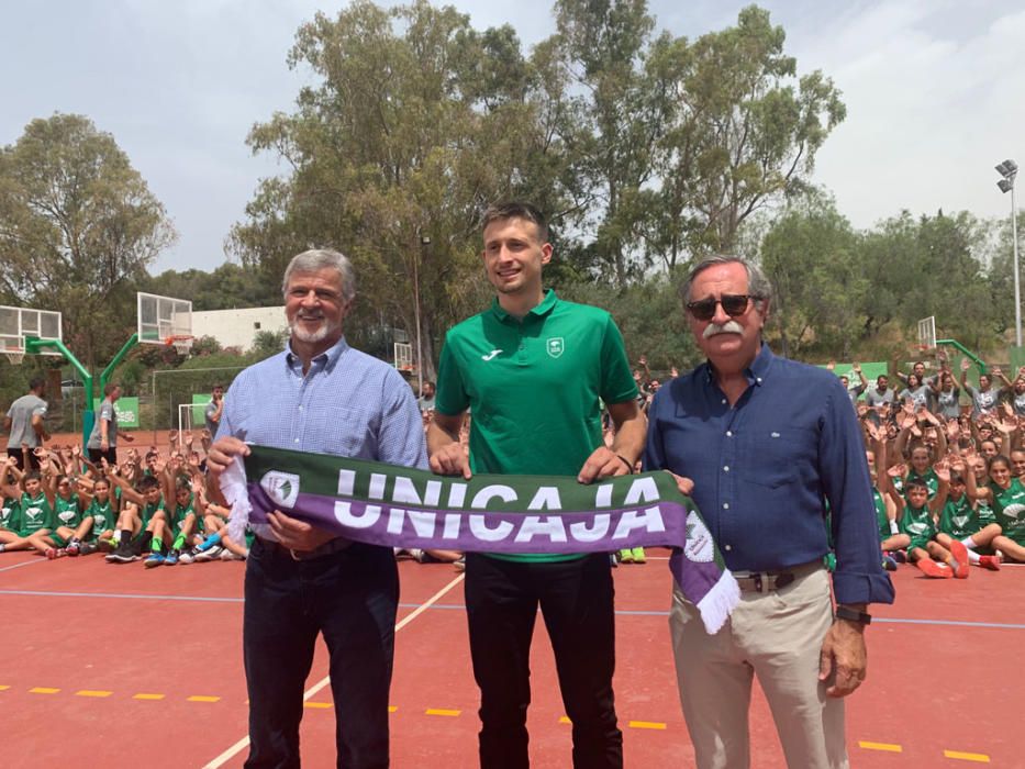 Presentación de Aleksa Avramovic como jugador de Unicaja