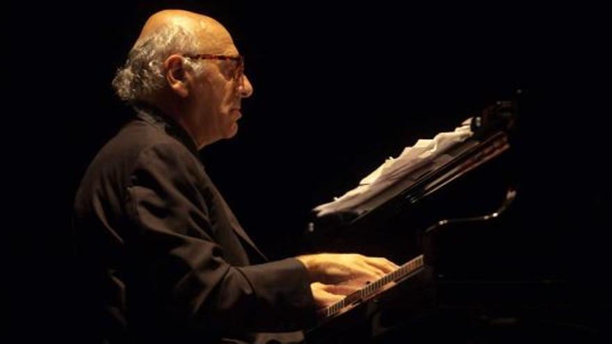 Michael Nyman, ayer, durante su concierto en el Niemeyer.