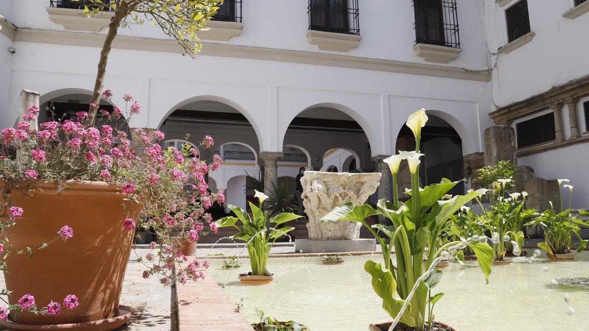 Patio del Museo Arqueológico.