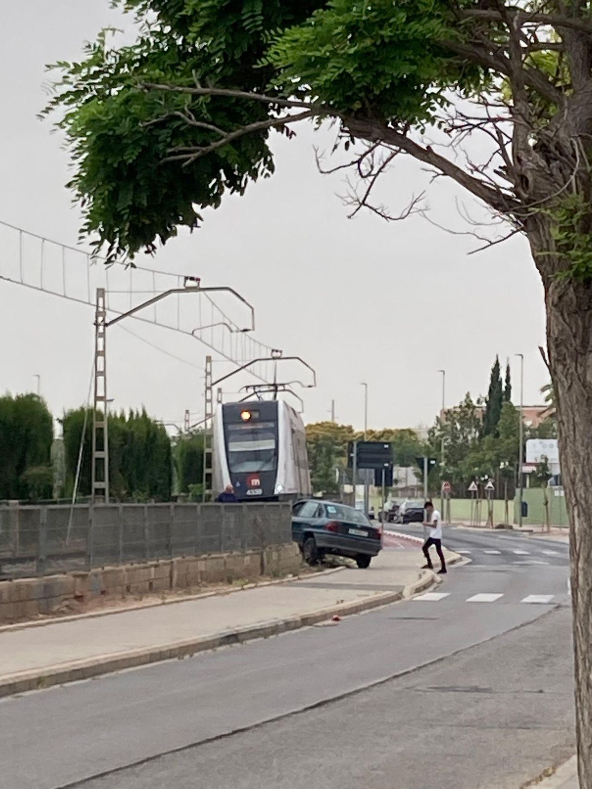 Aparatoso accidente en Foios.