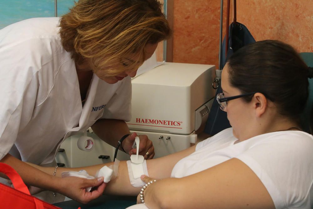 Los malagueños acuden a donar sangre tras el llamamiento del Centro Regional de Transfusión Sanguínea