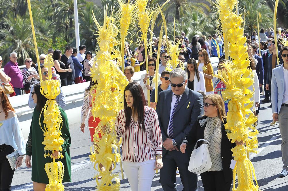 El calor es el gran protagonista en la procesión del Domingo de Ramos en Elche