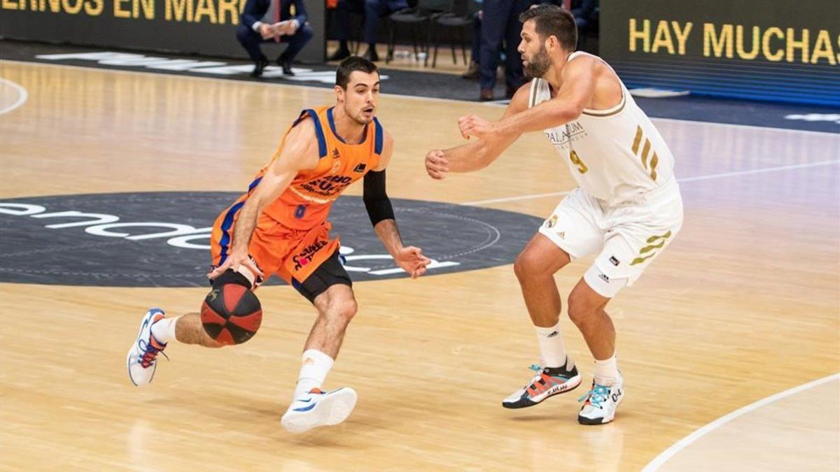 Abalde, en uno de sus últimos partidos con la camiseta de Valencia