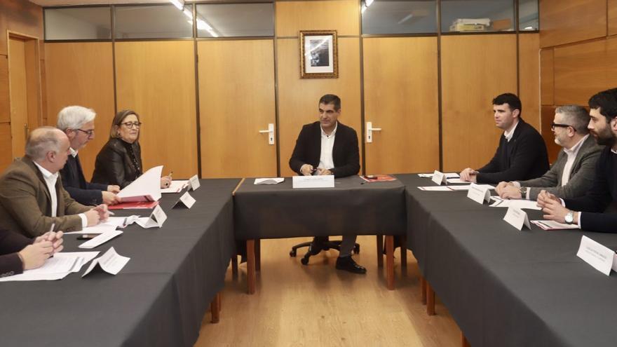 El patronato, durante su reunión de ayer.