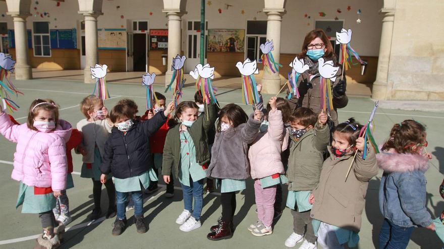 Los escolares festejan la paz