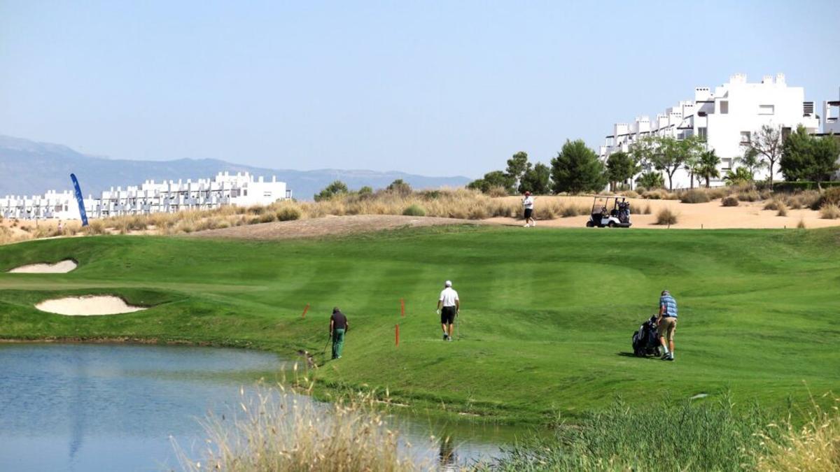 Uno de los campos de golf del 'Alhama Nature'.