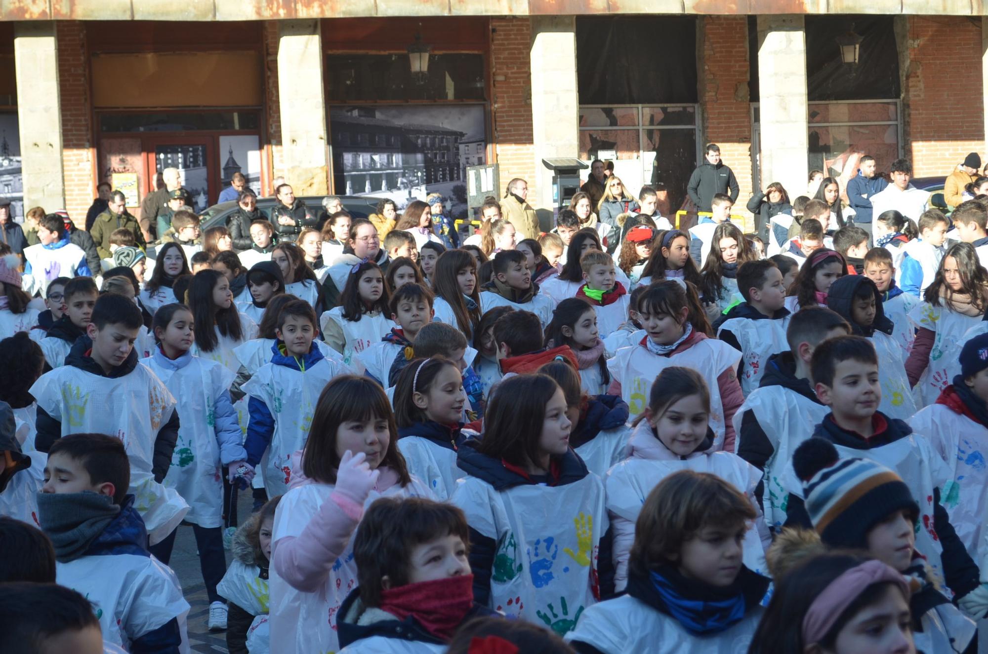 Alumnos y profesores del Virgen de la Vega de Benavente, juntos por la paz