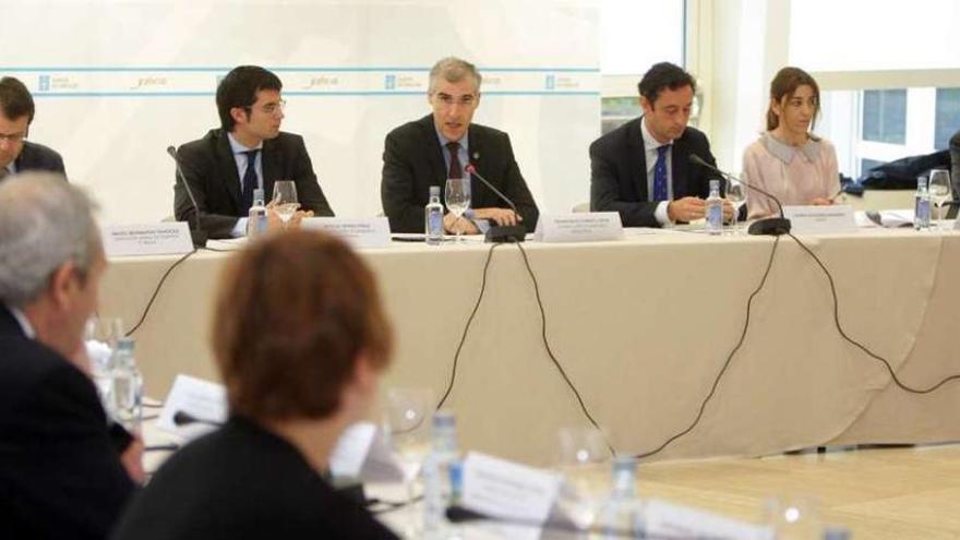 Francisco Conde preside la constitución del Consello da Competitividade de Galicia. // Xoán Álvarez