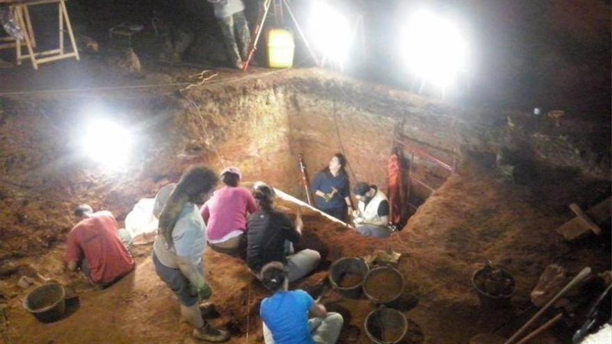 Nuevos hallazgos &quot;dan un vuelco&quot; al yacimiento de la cueva de Santa Ana en Cáceres