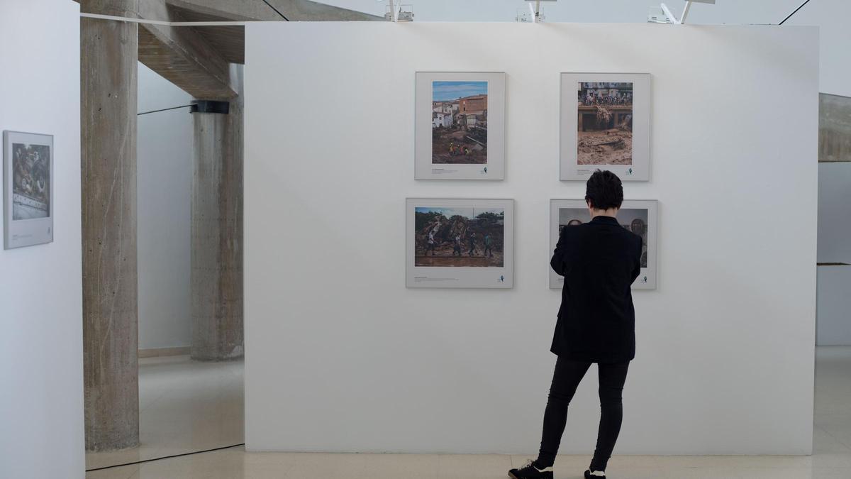 Inauguración de la exposición Premios Carlos Gallego de la edición anterior.