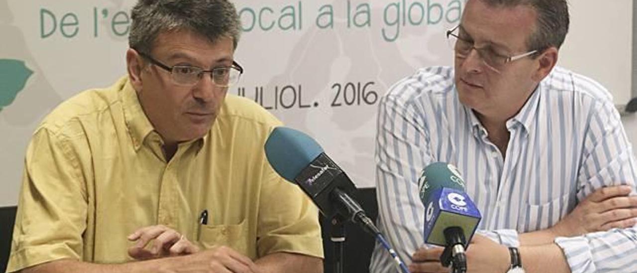 Ximo Revert pide a los jóvenes que se impliquen en temas de cooperación