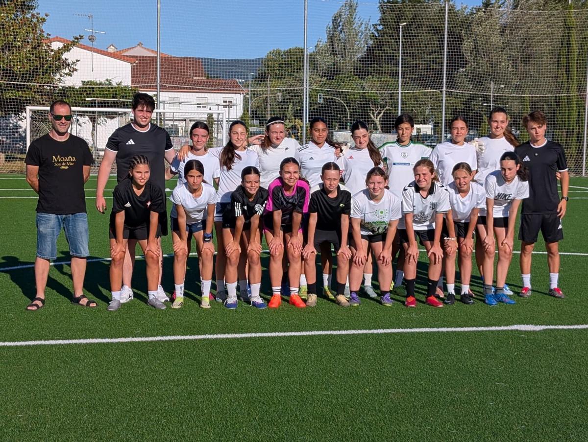 Recepción al equipo en Moaña con el concejal de Deportes.