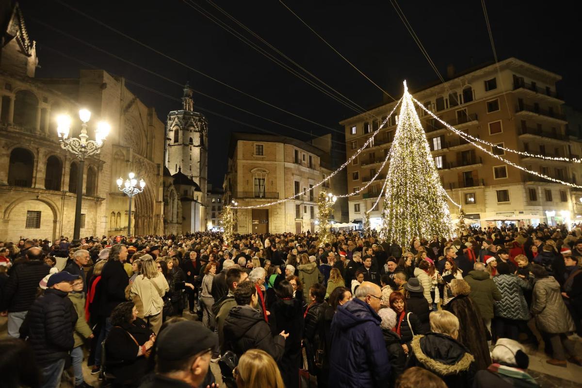 Llenazo en Valencia antes del primer fin de semana de Navidad