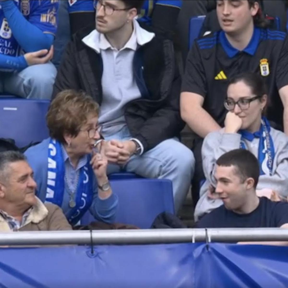 Señora manda callar a Carmo