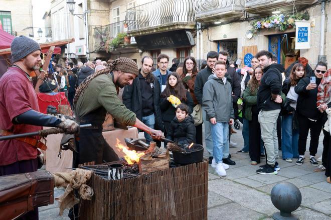 Baiona farda de su pasado medieval en la segunda jornada de la Arribada 2026
