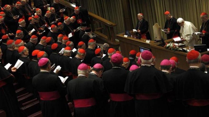 El Papa llegeix una oració per abordar els casos de pederàstia, al novembre del 2010