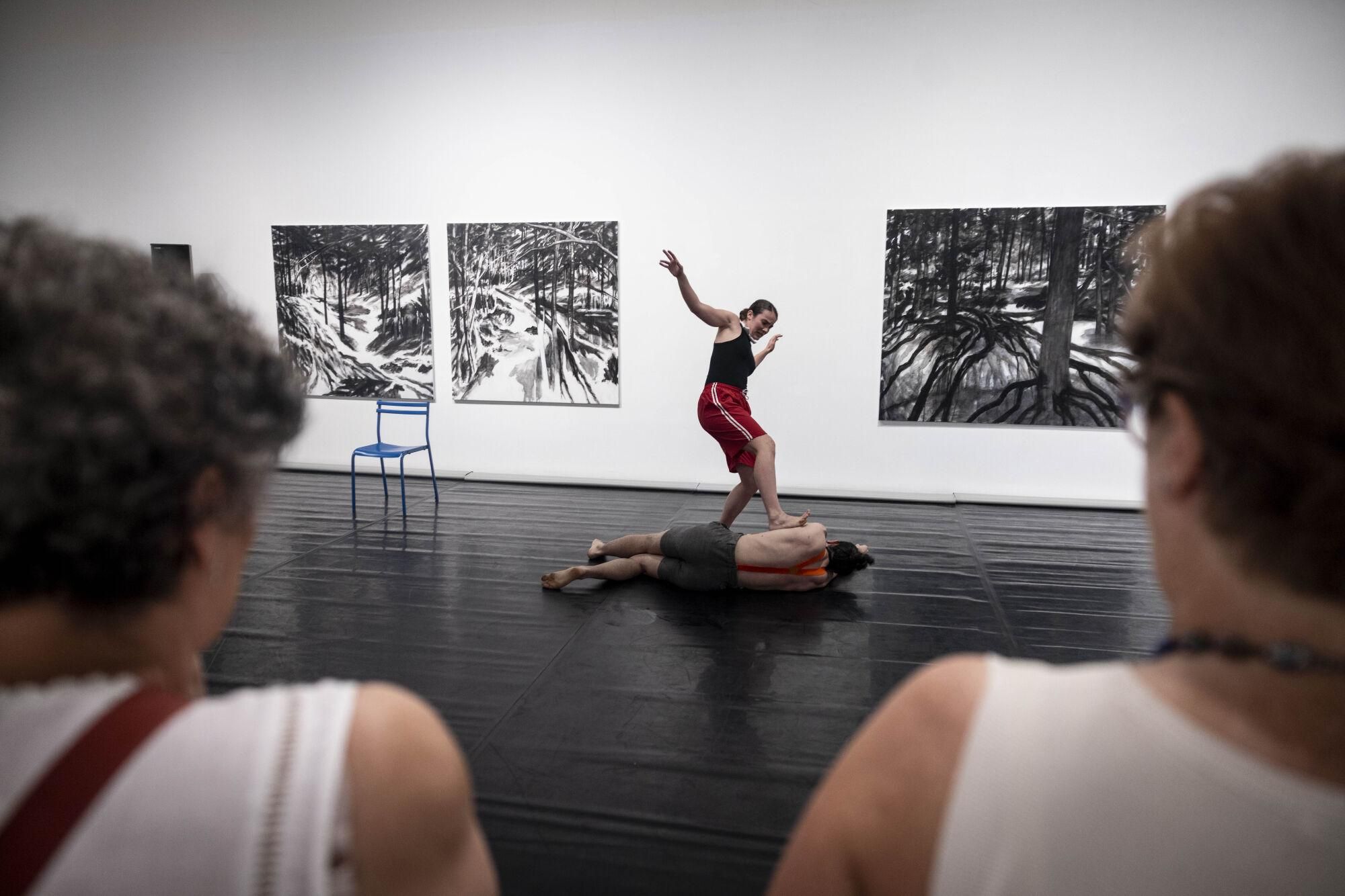 DANZA 'PAS A TROIS' CON HUGO Y VEGA GRIMALT POR EL 30 ANIVERSARIO DEL MUSEO PABLO SERRANO