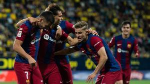 Los jugadores del Barcelona celeban el gol de Joao Felix ante el Cádiz el pasado sábado.