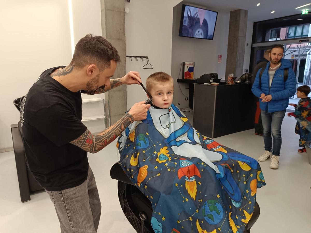 Cortes de pelo sin barreras en Lugones