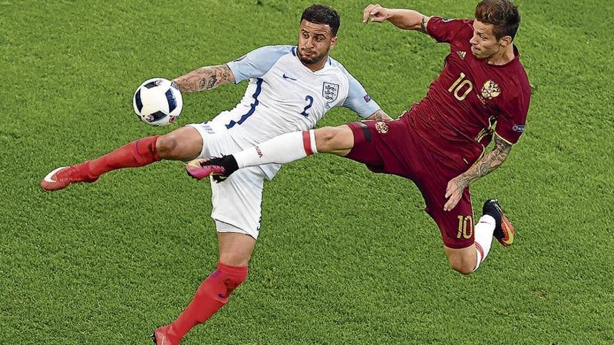 Inglaterra deja escapar los tres puntos ante Rusia en el descuento (1-1)