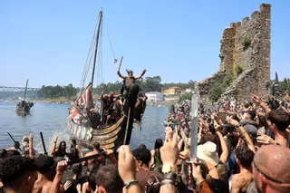 El Desembarco Vikingo reúne a más de 40.000 personas en Catoira